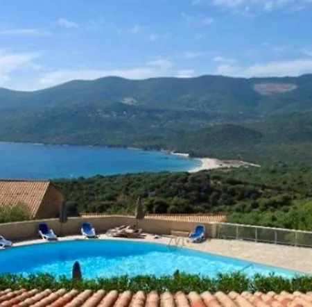 Nyaraló Mini-villa Climatisee Avec Terrasse, Piscine- Proche De Cupabia- Corse Du Sud